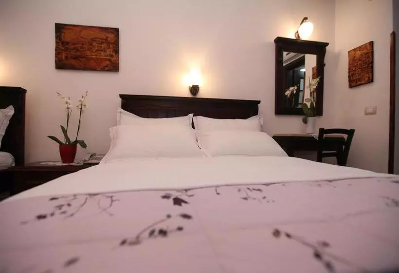Fotos del hotel Antipatrea:  10
