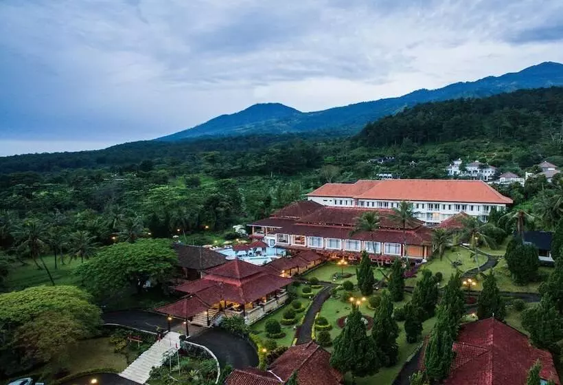 Royal Trawas  & Cottages