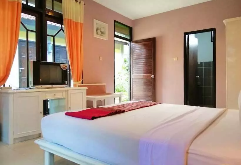 Fotos del hotel Royal Trawas  & Cottages:  13