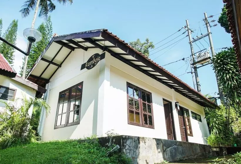 Fotos del hotel Royal Trawas  & Cottages:  9
