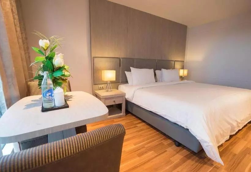 Fotos del hotel New Season Square:  17