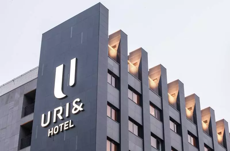 Uri&