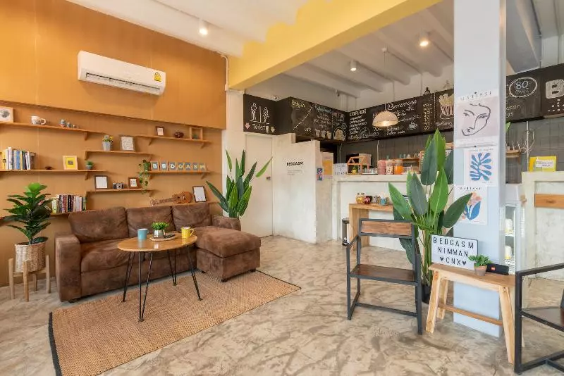 Fotos del hotel Bedgasm Poshtel X Café At Nimman:  11