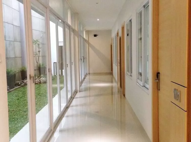Fotos del hotel Petogogan Residence:  9