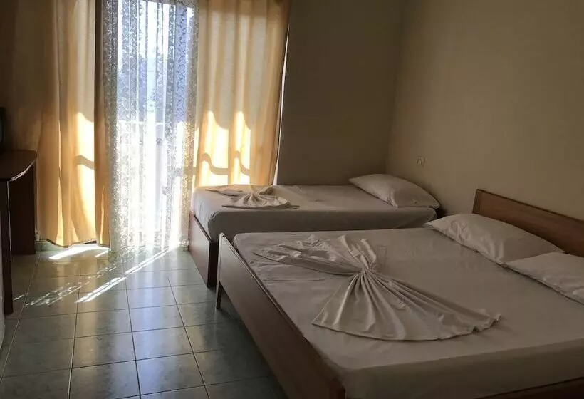 Fotos del hotel Skampa:  6