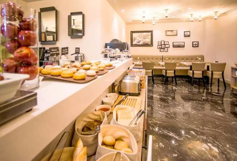 Fotos del hotel Arya Stadium:  7