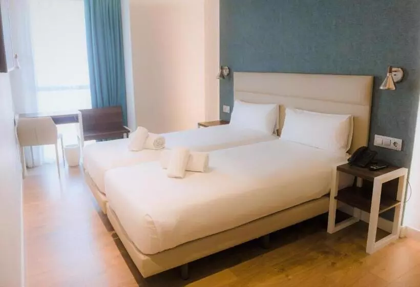 Fotos del hotel Arya Stadium:  3
