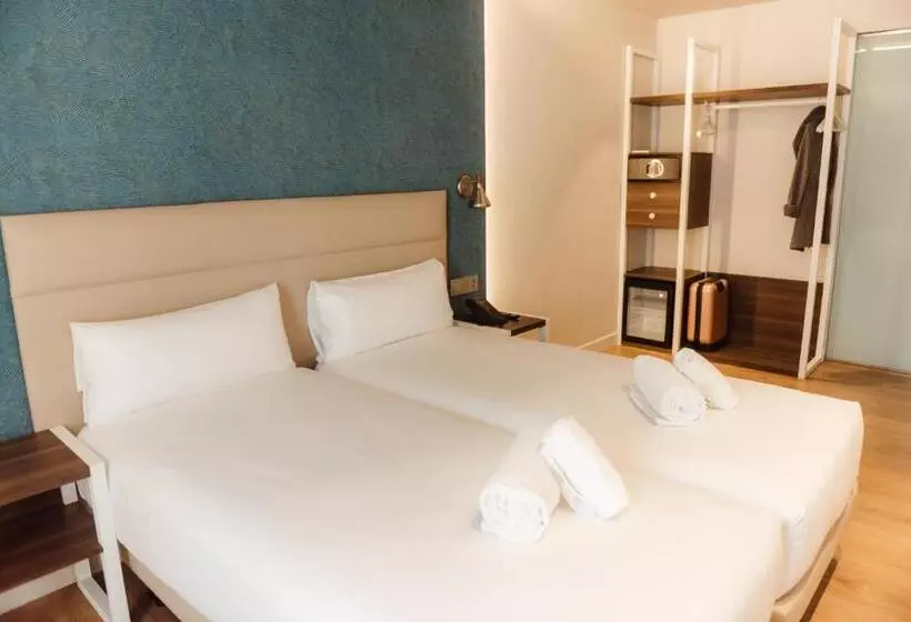 Fotos del hotel Arya Stadium:  22