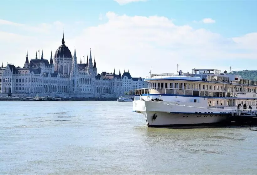 Fotos del hotel Grand Jules  Boat:  8
