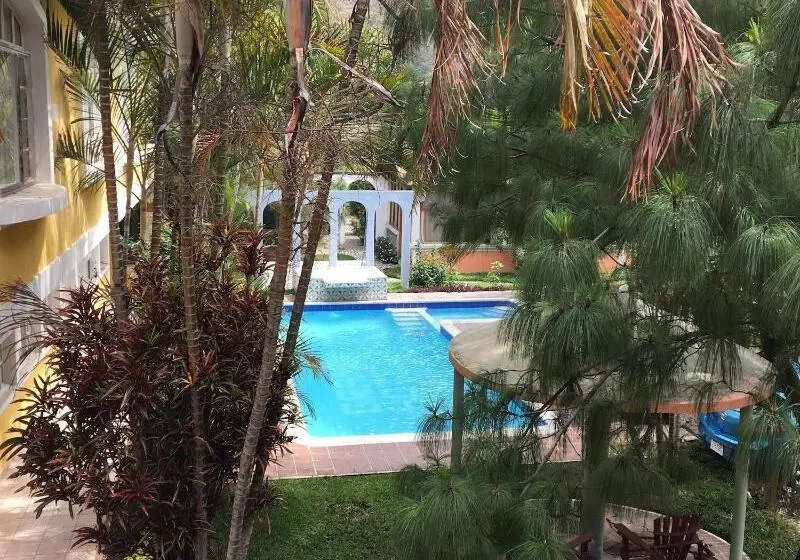 Fotos del hotel Grand  Panajachel:  2