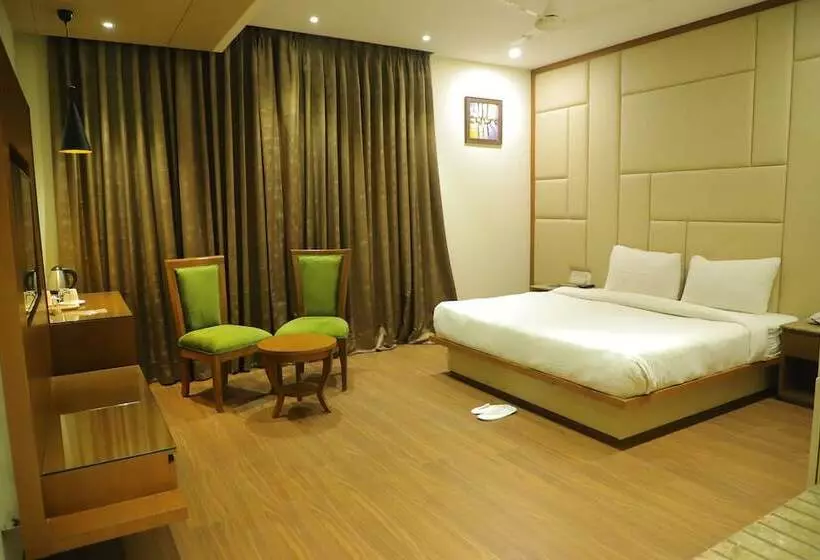 Maple Grand