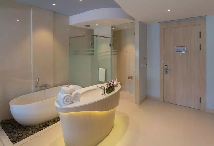 Fotos del hotel Beyond Patong  Sha Extra Plus:  18