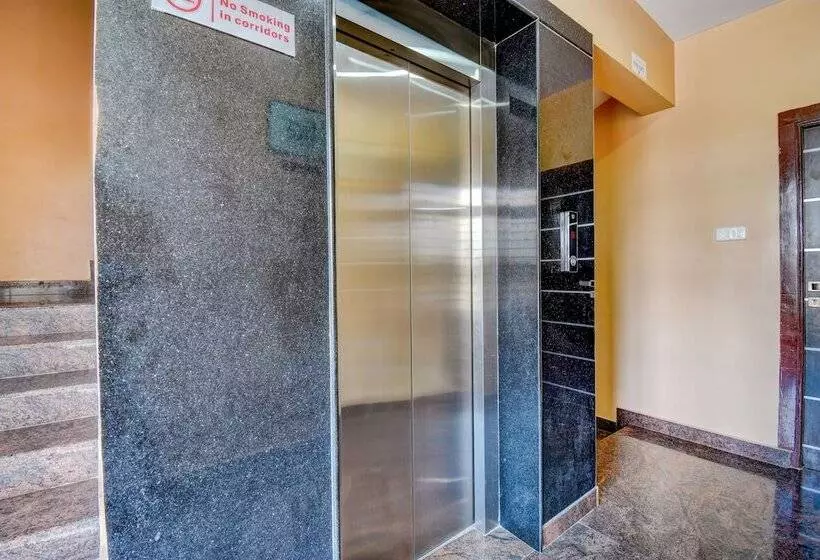 Fotos del hotel Fab Rotano Suites Yelahanka:  4