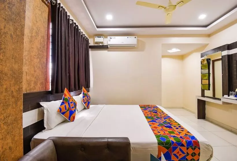 Fotos del hotel Fab Rotano Suites Yelahanka:  18