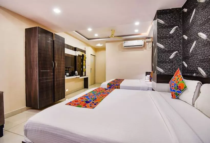 Fotos del hotel Fab Rotano Suites Yelahanka:  17