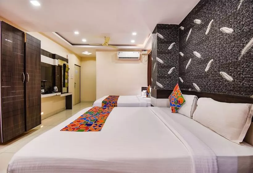 Fotos del hotel Fab Rotano Suites Yelahanka:  16