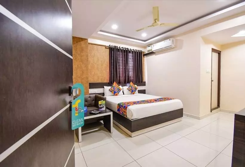 Fotos del hotel Fab Rotano Suites Yelahanka:  23