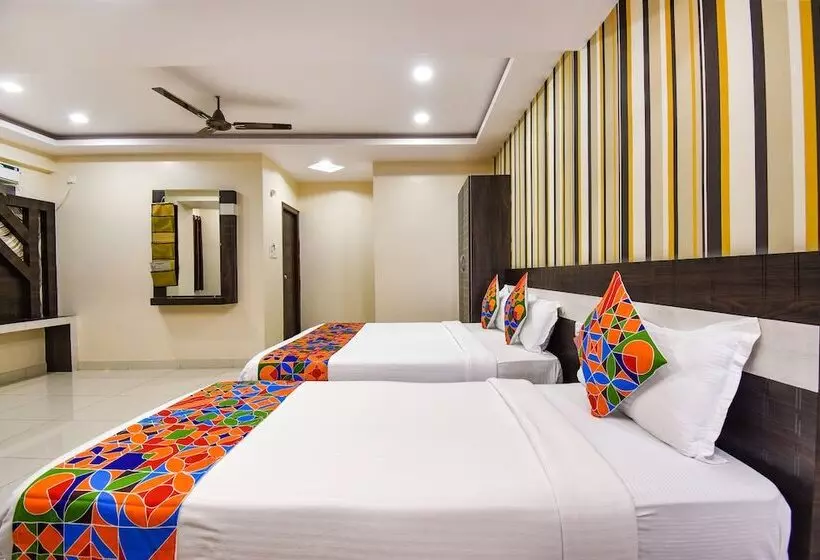 Fotos del hotel Fab Rotano Suites Yelahanka:  11