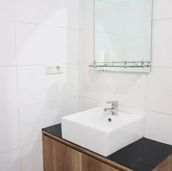 Fotos del hotel Urooms Senopati:  6