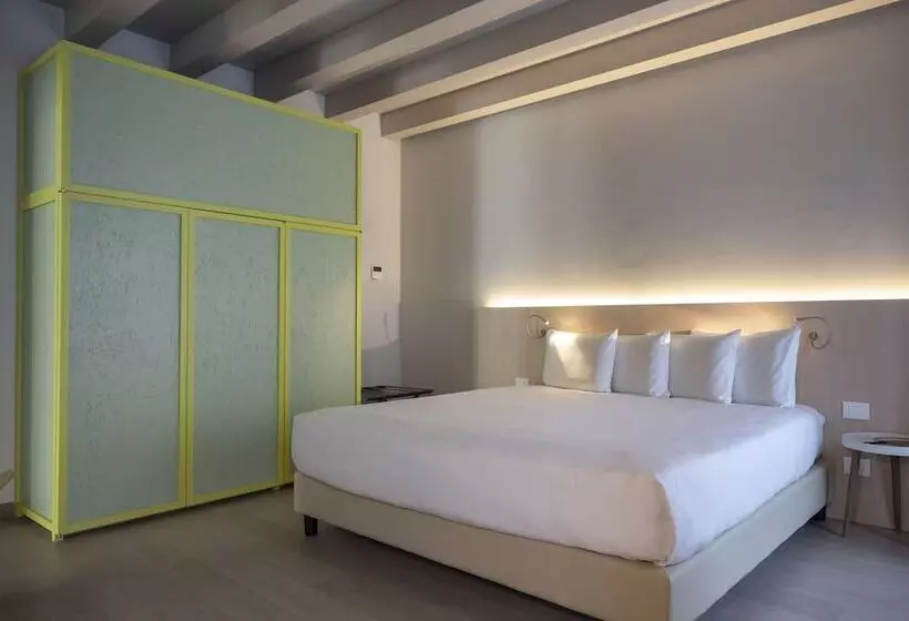 Savona 18 Suites