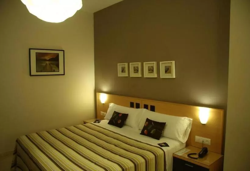 Fotos del hotel Hostal Don Julio:  8