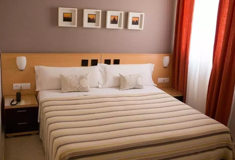 Fotos del hotel Hostal Don Julio:  14