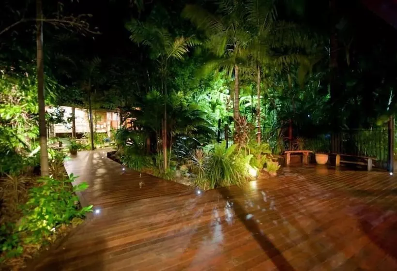 Fotos del hotel Dougies Backpackers Resort:  6