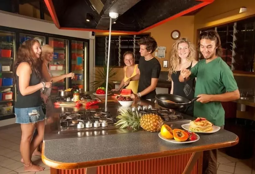 Fotos del hotel Dougies Backpackers Resort:  11