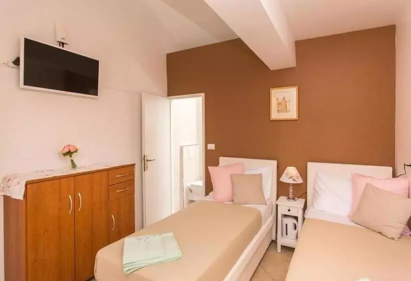 Fotos del hotel Guest House ?uk:  9