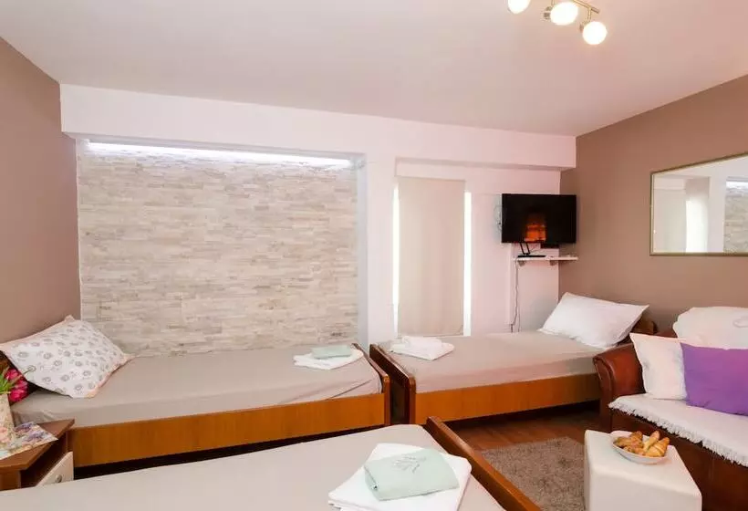 Fotos del hotel Guest House ?uk:  2