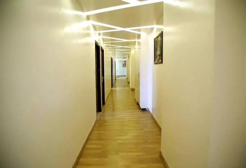 Fotos del hotel Sallow Royal Suites:  3