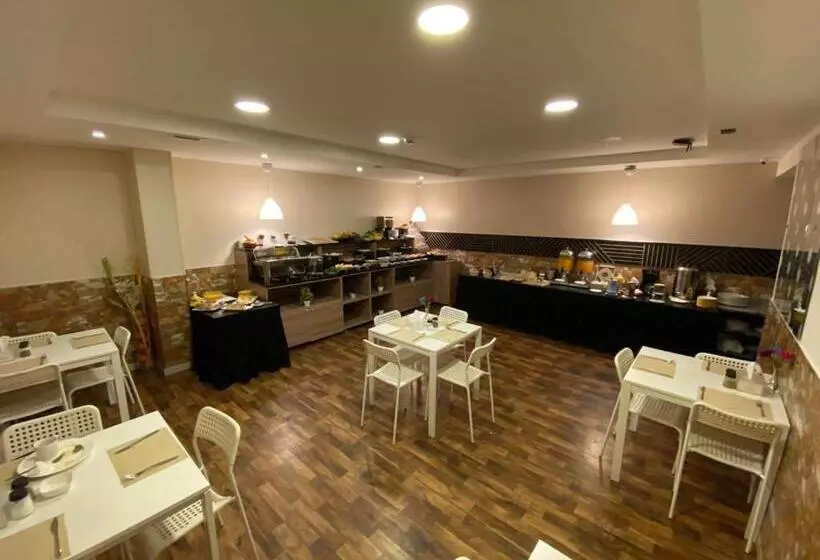 Fotos del hotel Almond Hotel Apartments:  15