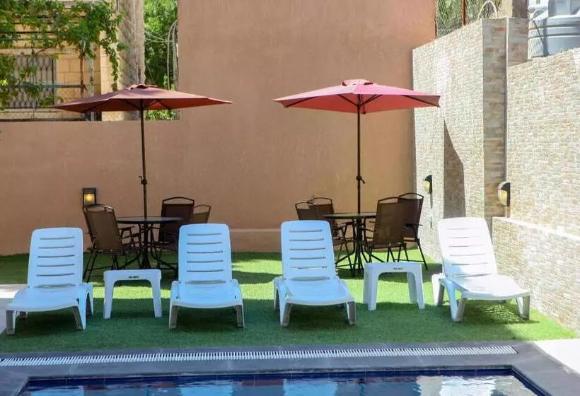 Fotos del hotel Almond Hotel Apartments:  7