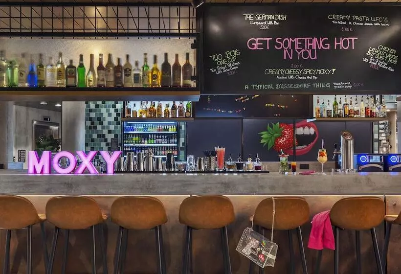Fotos del hotel Moxy Duesseldorf South:  4