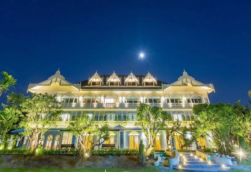 At Pingnakorn Riverside