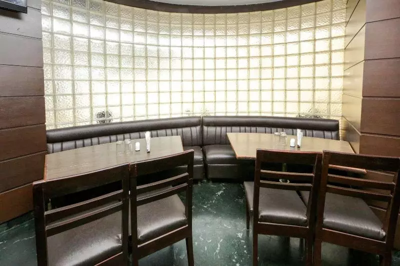 Fotos del hotel Lucky Hotel Goregaon:  5