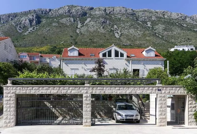 Fotos del hotel Villa Celenca:  6