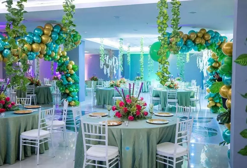 Fotos del hotel City Plaza  & Suites:  23