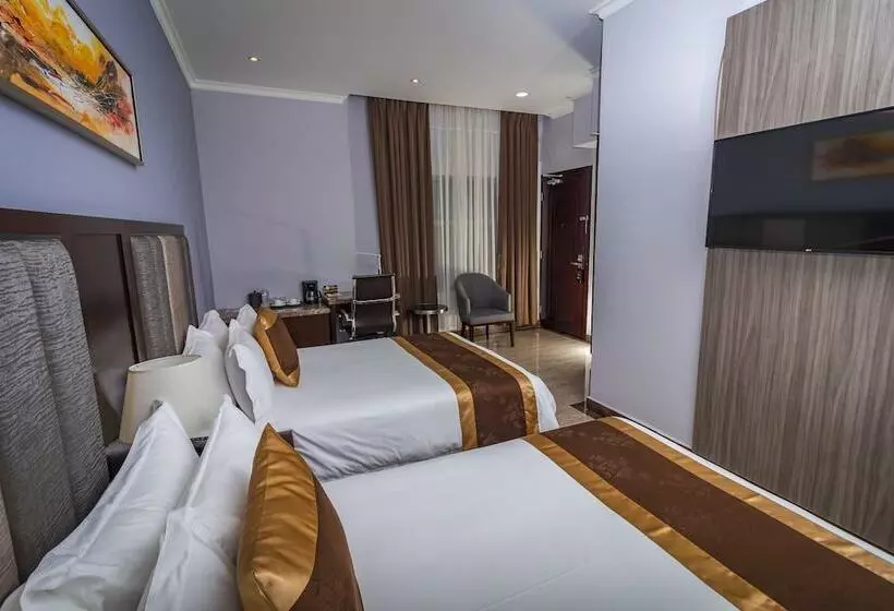 Fotos del hotel City Plaza  & Suites:  20