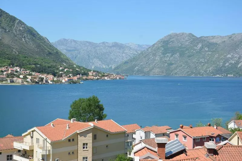 Fotos del hotel Rooms & Apartments Dobrotski Dvori:  7