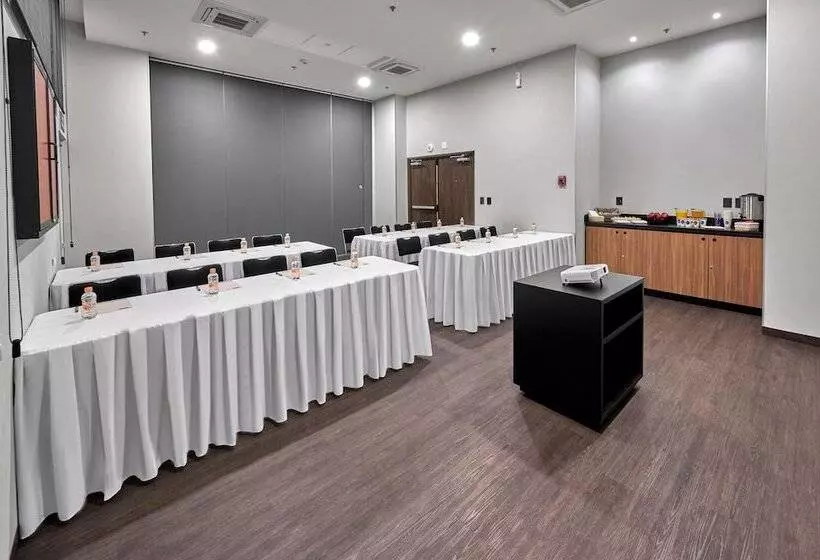 Fotos del hotel City Express Cdmx La Villa:  19