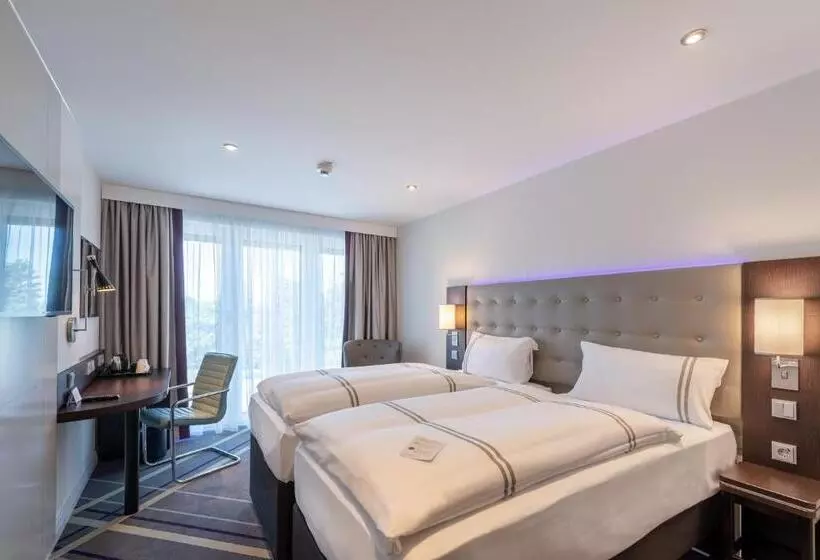 Fotos del hotel Premier Inn München City Schwabing:  3