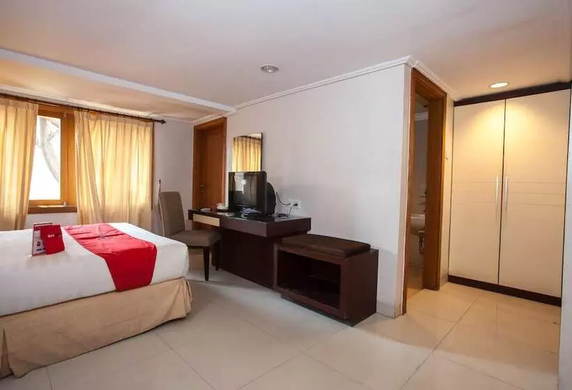 Fotos del hotel Reddoorz Premium @ Raya Nginden:  19