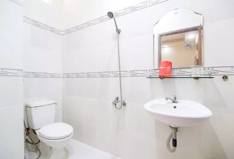 Fotos del hotel Reddoorz Plus Near Mien Tay Bus Station 2:  11