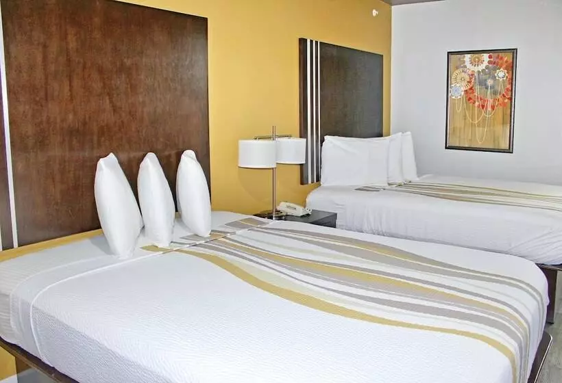 Fotos del hotel Palacio Royale Inn Houston Nw:  4