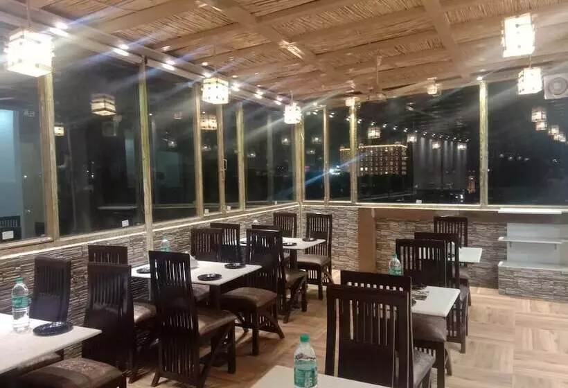 Fotos del hotel Shivaay Grand:  10