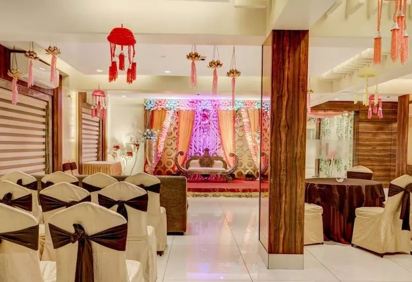 Fotos del hotel Treebo Trend Radhe Palace:  22