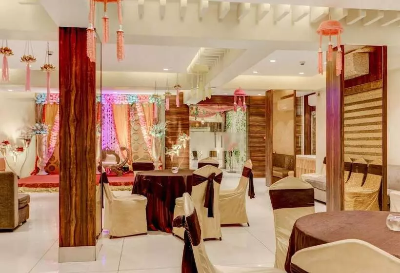 Fotos del hotel Treebo Trend Radhe Palace:  21