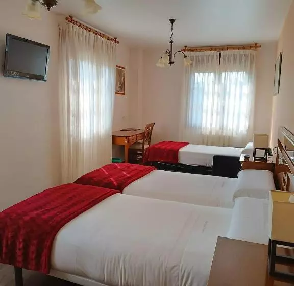 Fotos del hotel Rural Foncubierta:  7