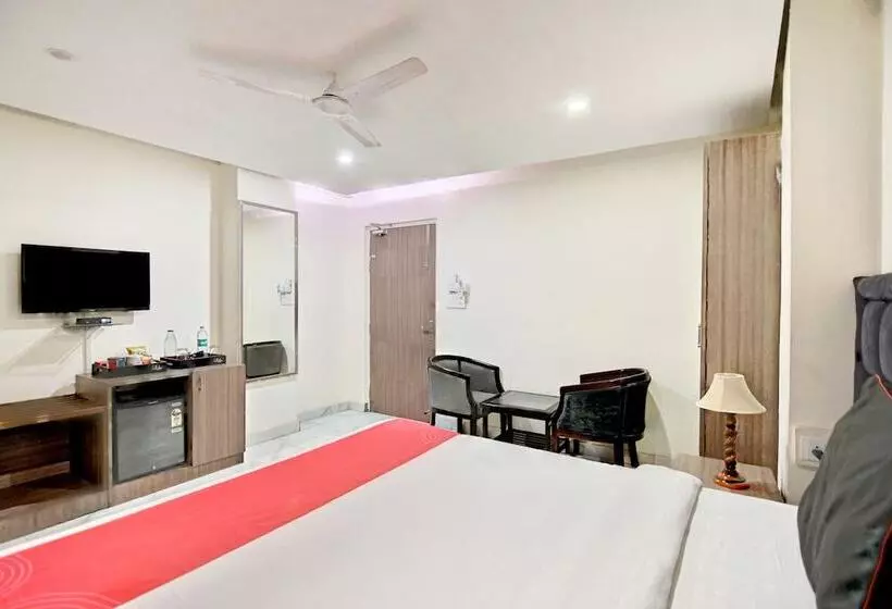 Fotos del hotel Collection O 30079 Indira Nagar:  15